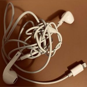 Apple headphone to Control Music Phone Calls Wired Earbuds for iPhone.